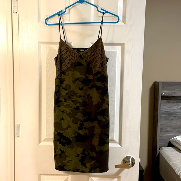 Only size 34 woman’s cami style dress - Picture 1 of 5